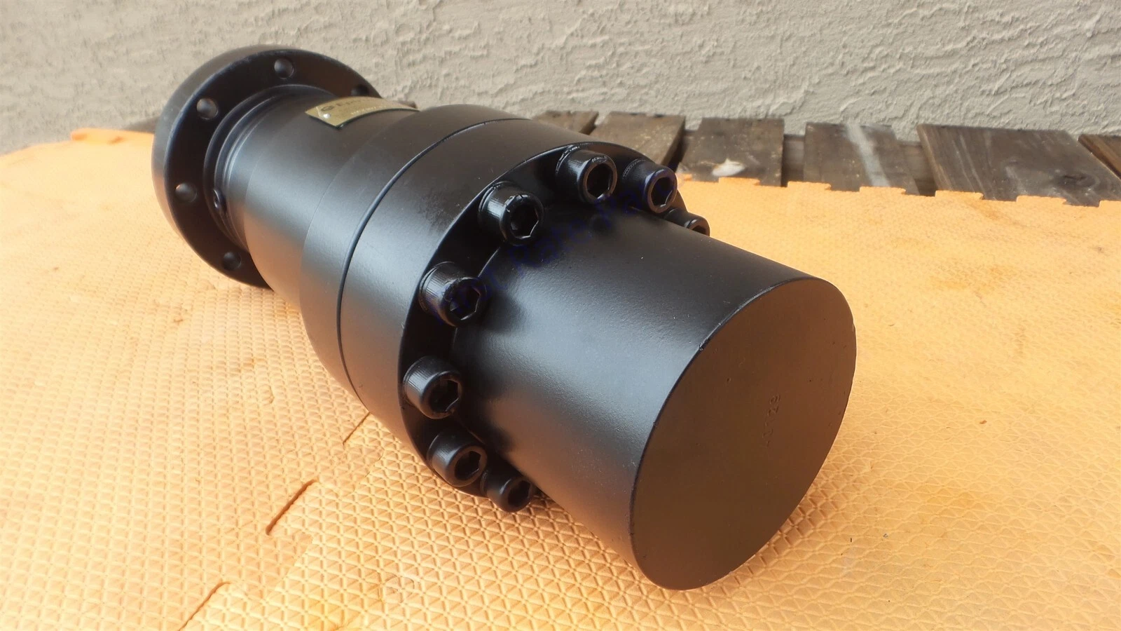The Atlas Copco / Epiroc 3222 3197 68 Turning cylinder
